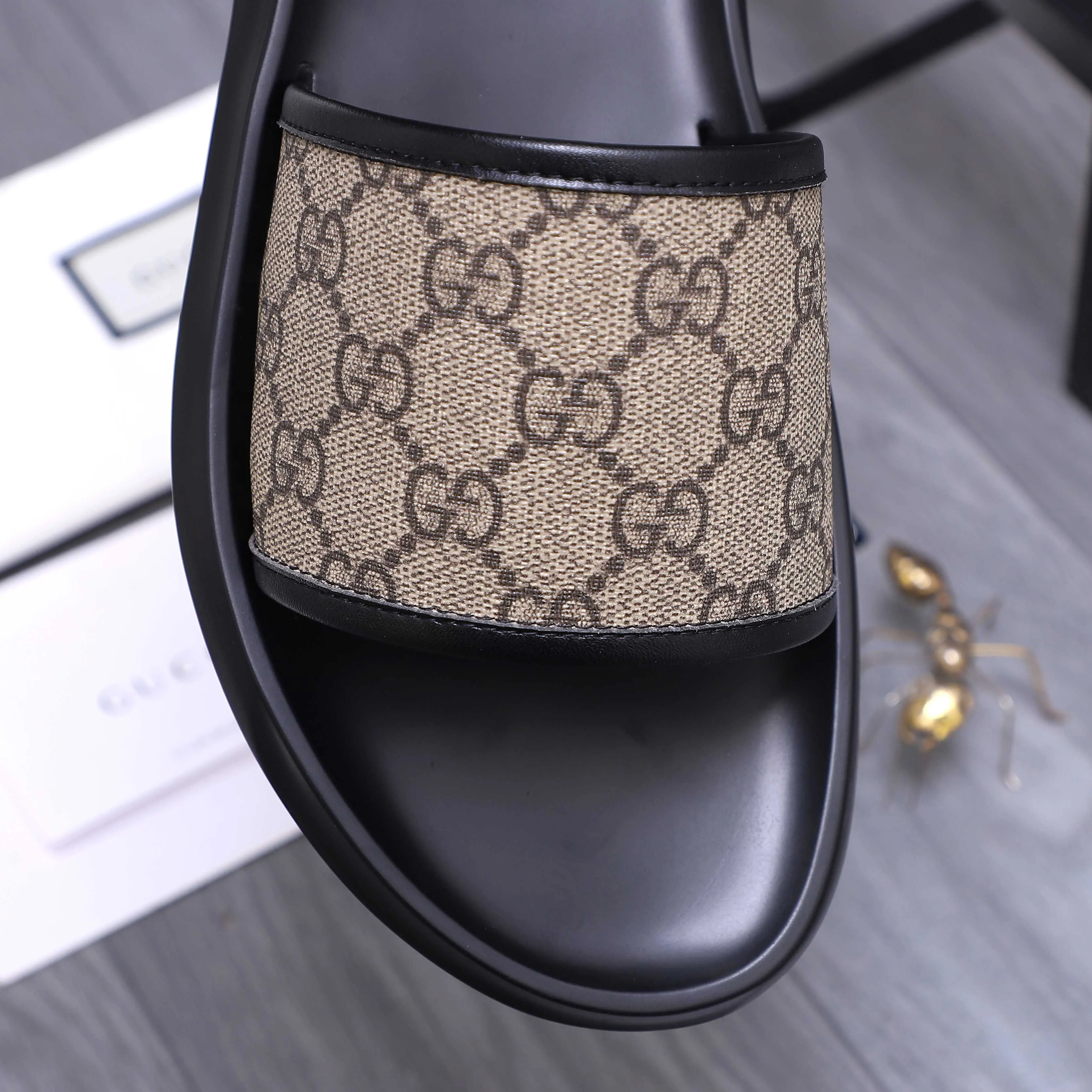 Men's shoes 💰280 Product trademark: GUCCI "Gucci" slippers Regular size: 38-44 (45.46 custom-made, non-returnable) Product materials: Selected cowhide printed upper, instep imitation leather lining, original outsole
